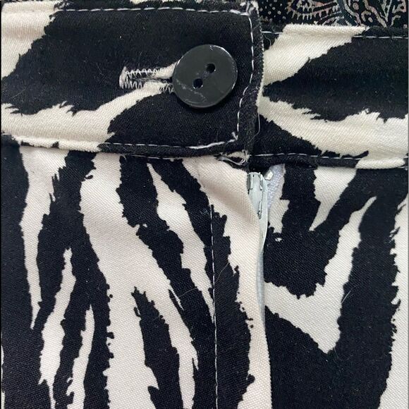 ⭐️ VINTAGE Zebra Print Mini Skirt 🔥 ! - Picture 6 of 7